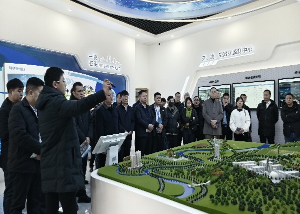 2024.12.19  第九屆中國國際砂石骨料大會參會代表一行到訪大業公司參觀考察_1.jpg